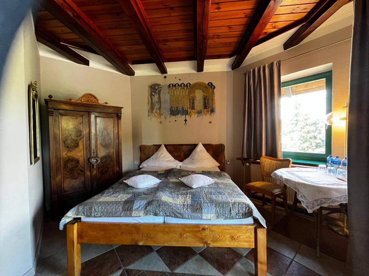 Hotel Gosciniec Stara Kuznia Debska Kuznia Exteriér fotografie