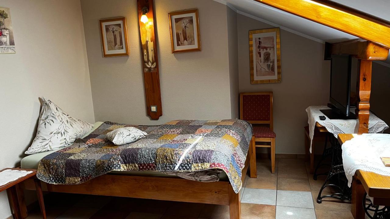 Hotel Gosciniec Stara Kuznia Debska Kuznia Exteriér fotografie