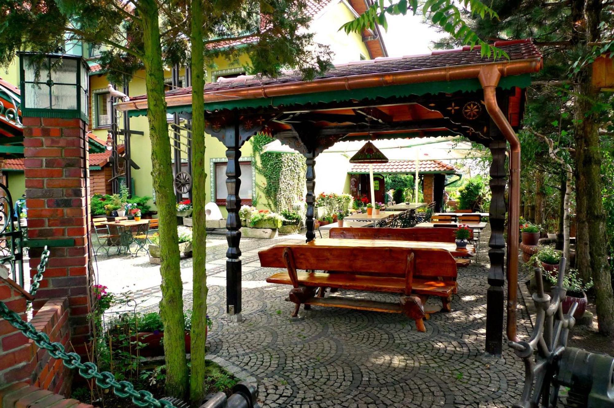 Hotel Gosciniec Stara Kuznia Debska Kuznia Exteriér fotografie