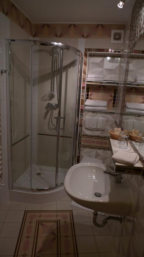 Hotel Gosciniec Stara Kuznia Debska Kuznia Exteriér fotografie