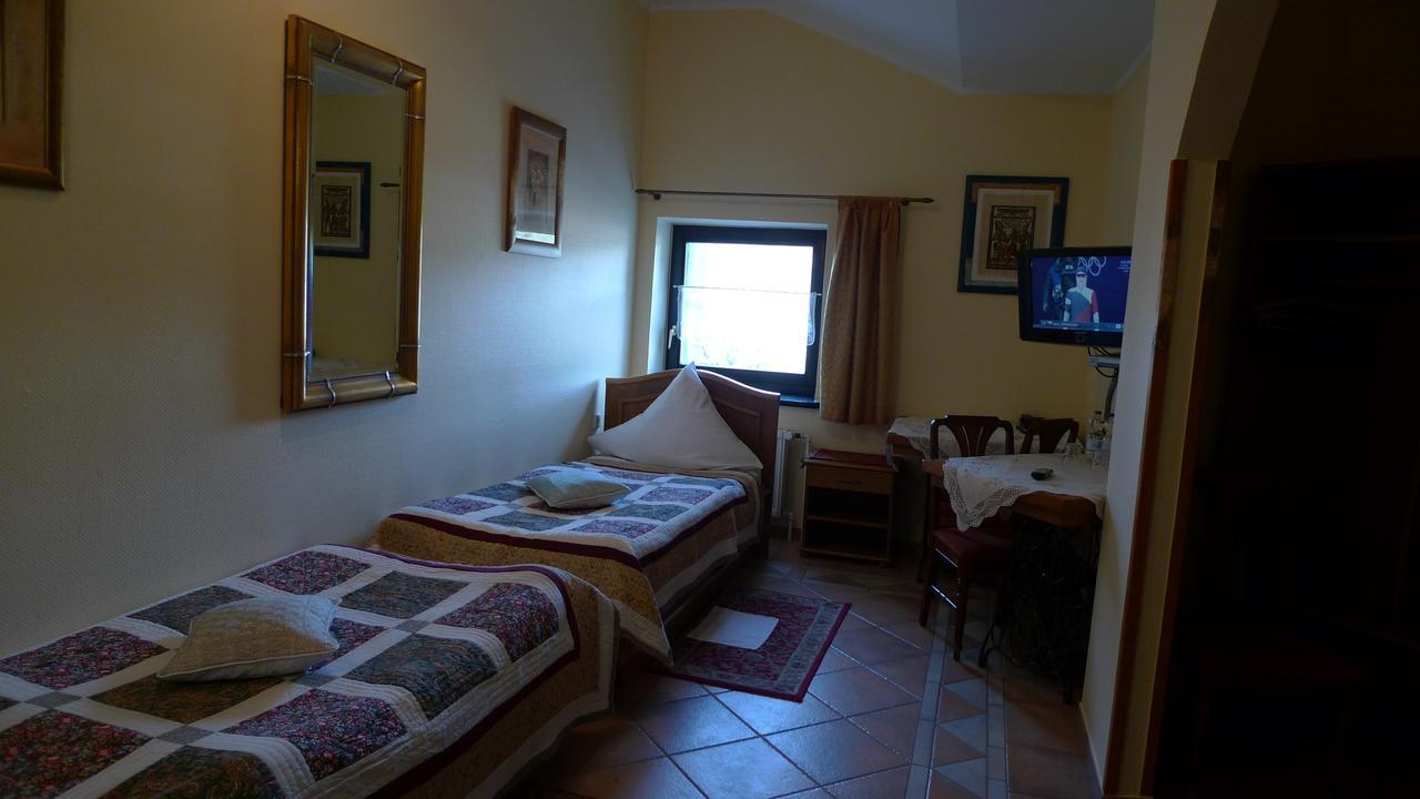 Hotel Gosciniec Stara Kuznia Debska Kuznia Exteriér fotografie