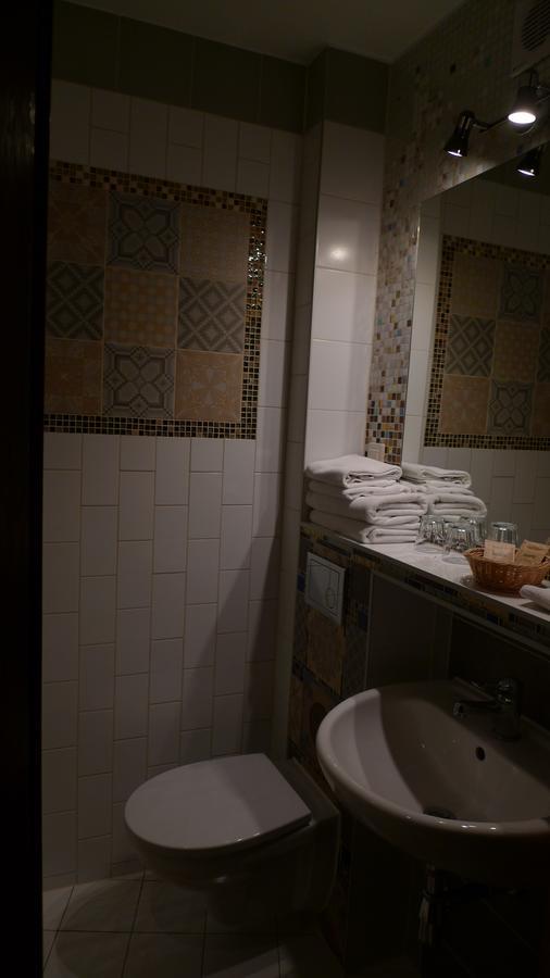 Hotel Gosciniec Stara Kuznia Debska Kuznia Exteriér fotografie